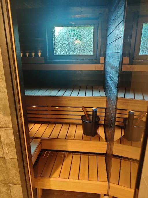 Apartment Gold Digger's Timber Inari