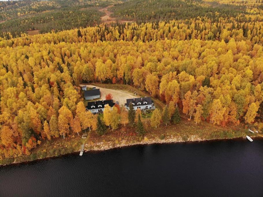 Gold Digger's Timber Apartment Inari